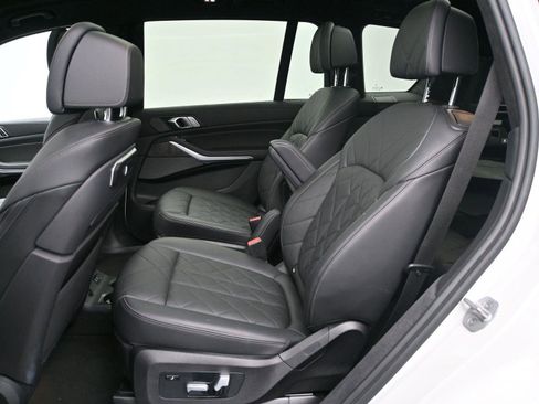 Used 2023 BMW X7 xDrive40i w/ Executive Package image 10