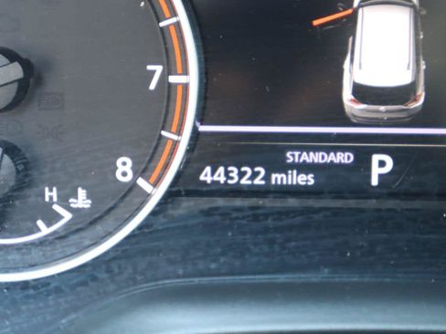 Used 2023 Nissan Rogue SV FWD image 10