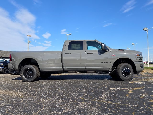 New 2027 RAM 3500 Big Horn AWD/4WD image 17