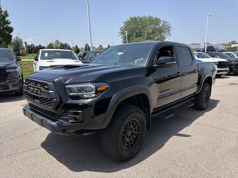 Used 2023 Toyota Tacoma TRD Pro AWD/4WD image 4