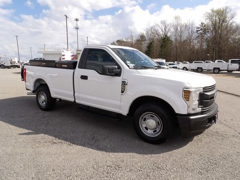 Used 2019 Ford F250 XL w/ Power Equipment Group image 10