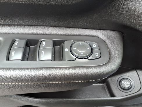 Used 2022 GMC Terrain Denali image 14