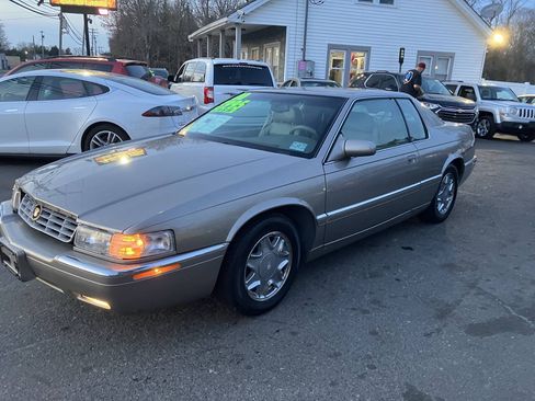 Used 2000 Cadillac Eldorado ESC w/ Comfort/Convenience Pkg FWD image 31