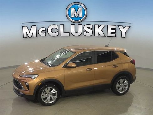Certified 2024 Buick Encore GX Preferred w/ Comfort Package AWD/4WD image 1