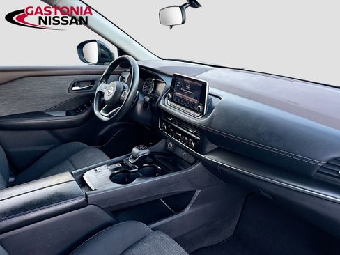 Used 2023 Nissan Rogue SV image 35