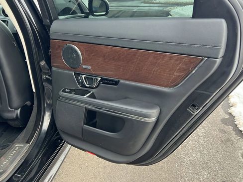 Used 2016 Jaguar XJ Supercharged image 18