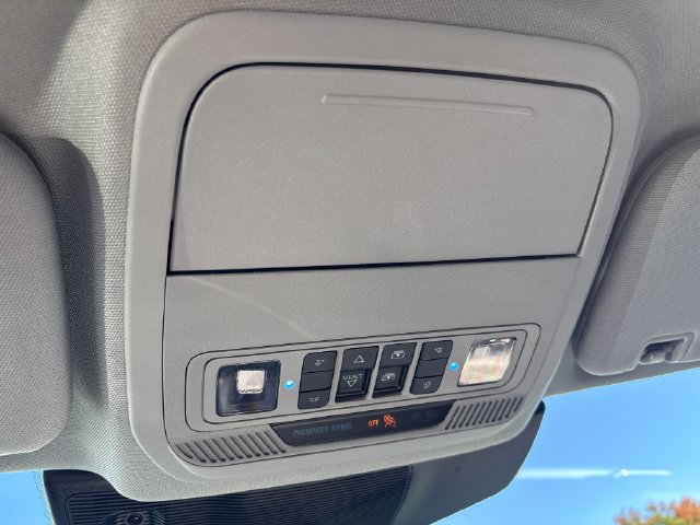 Used 2022 Ford Explorer XLT w/ Equipment Group 202A AWD/4WD image 34