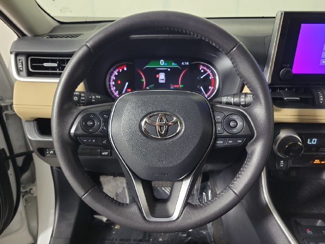 Used 2024 Toyota RAV4 XLE Premium FWD image 27