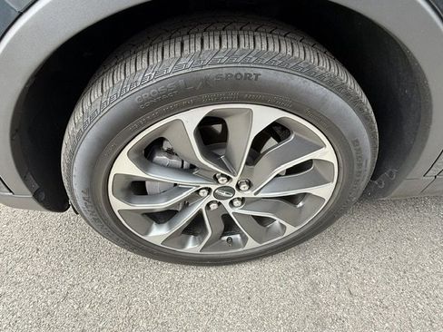 Used 2023 Lincoln Nautilus Reserve w/ Luxury Package image 4