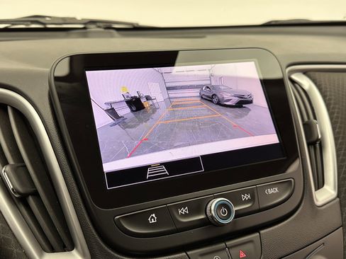 Used 2023 Chevrolet Malibu LT image 18