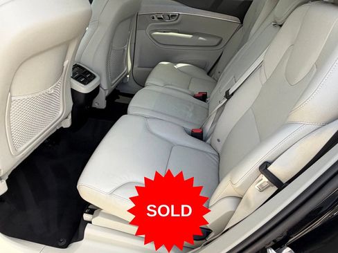Certified 2025 Volvo XC90 B5 Core w/ Protection Package Premier AWD/4WD image 32