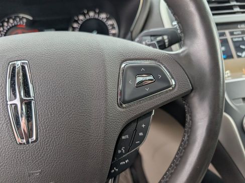 Used 2017 Lincoln MKC Select w/ Lincoln MKC Climate Package image 14