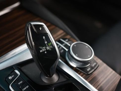 Used 2021 BMW 530i w/ Convenience Package image 42