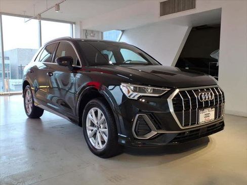 Certified 2025 Audi Q3 2.0T Premium w/ Convenience Package image 3