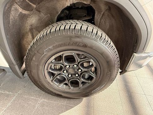 Used 2020 GMC Sierra 1500 SLE w/ SLE Value Package image 44