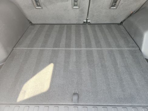 Used 2023 Chevrolet Equinox LT FWD image 33