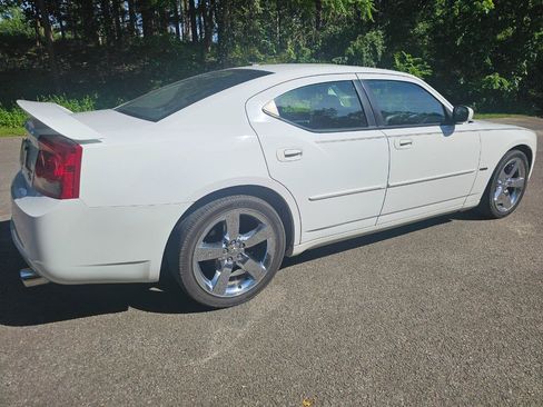 Used 2010 Dodge Charger R/T w/ Premium Appearance Group RWD image 2