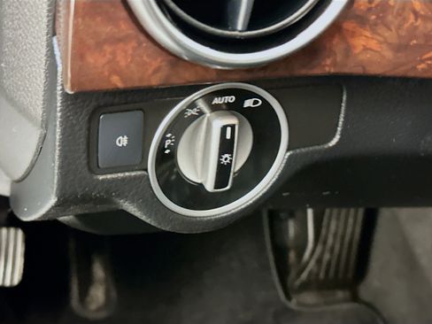 Used 2013 Mercedes-Benz GLK 350 4MATIC image 17