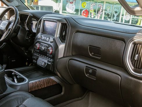 Used 2019 GMC Sierra 1500 Denali w/ Denali Ultimate Package image 11