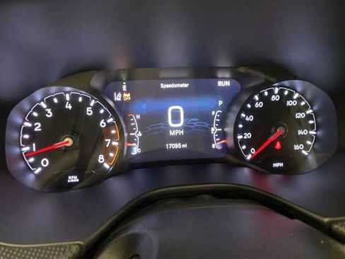 Used 2025 Jeep Compass Trailhawk image 12