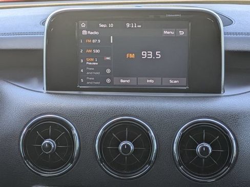Used 2019 Kia Stinger RWD image 17
