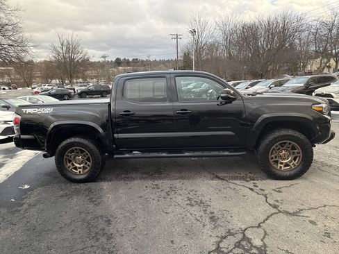 Used 2023 Toyota Tacoma TRD Sport image 14