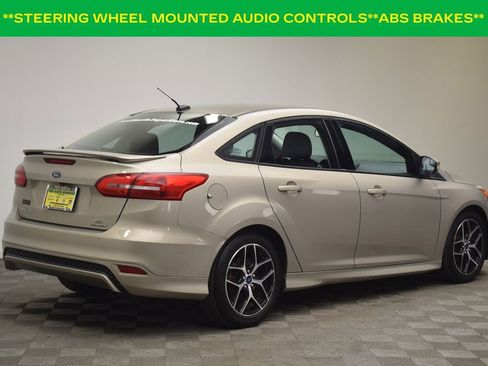 Used 2016 Ford Focus SE w/ SE Sport Package image 6