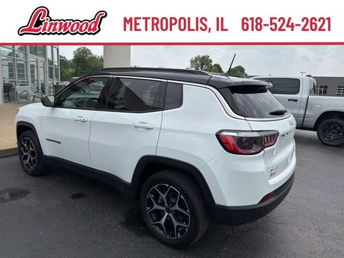 Used 2025 Jeep Compass Limited AWD/4WD image 3