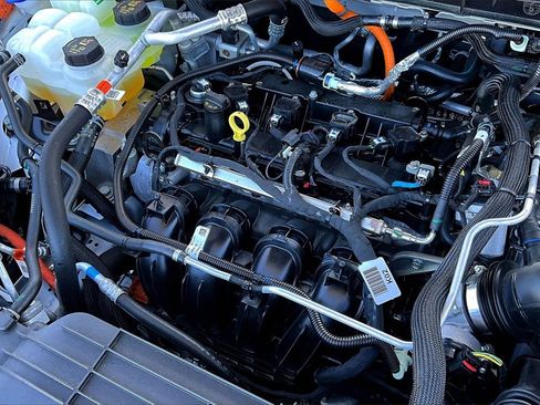 Used 2023 Ford Escape SE image 34