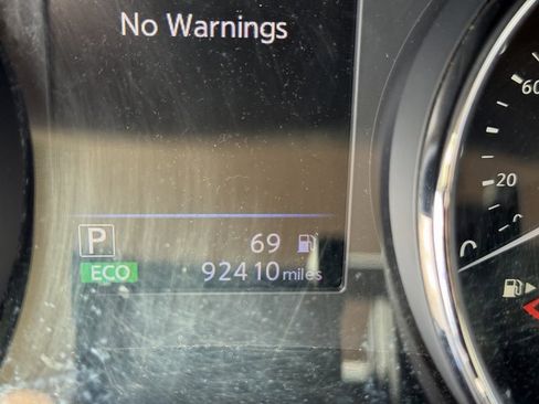 Used 2018 Nissan Rogue S image 17