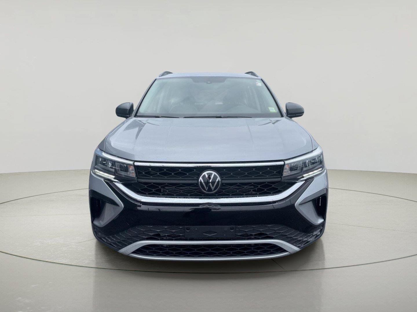 Used 2023 Volkswagen Taos S FWD image 2