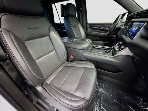 Used 2021 GMC Yukon Denali w/ Denali Premium Package image 15