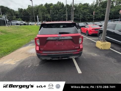 Used 2021 Ford Explorer XLT w/ Equipment Group 202A AWD/4WD image 11