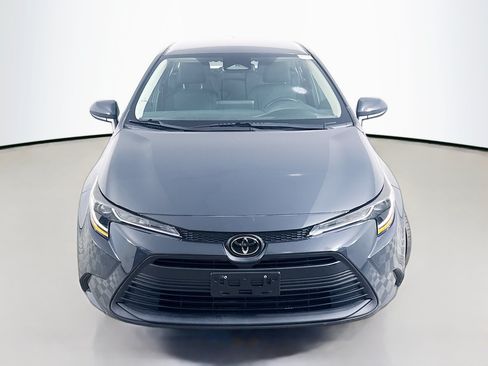 Used 2023 Toyota Corolla LE FWD image 2
