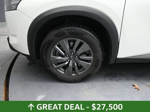 Used 2024 Nissan Pathfinder SV AWD/4WD image 18