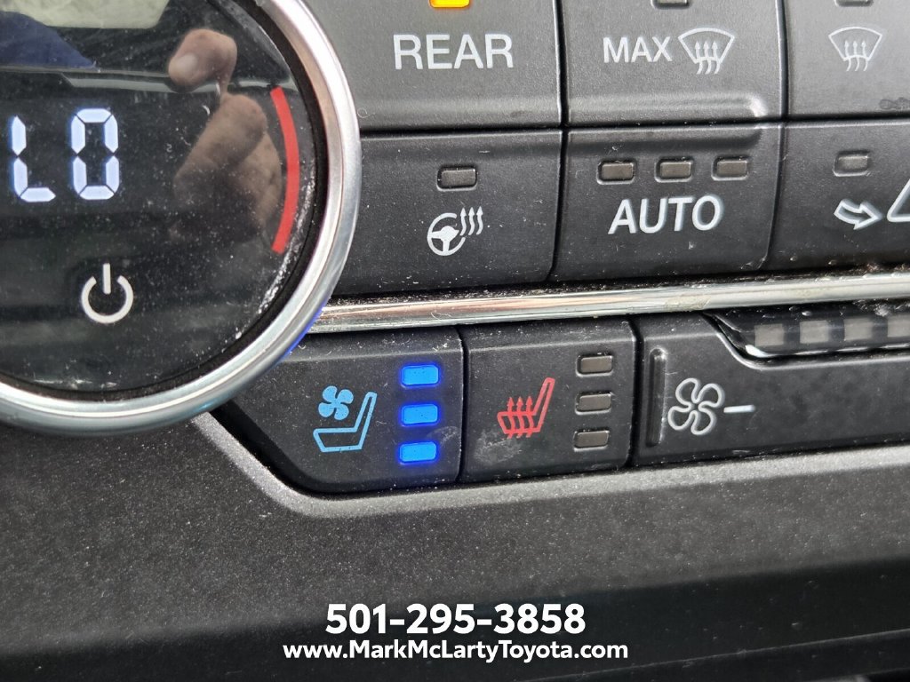 Used 2020 Ford Expedition XLT w/ Equipment Group 202A RWD image 22