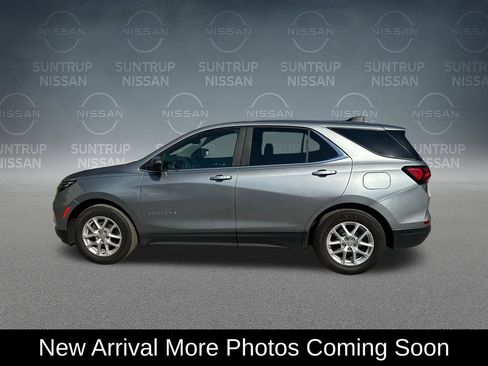 Used 2024 Chevrolet Equinox LT FWD image 2