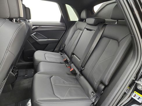 Used 2025 Audi Q3 2.0T Premium w/ Convenience Package AWD/4WD image 15