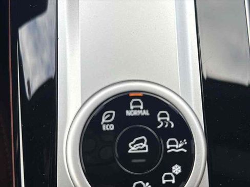 New 2026 Mitsubishi Outlander SEL image 27