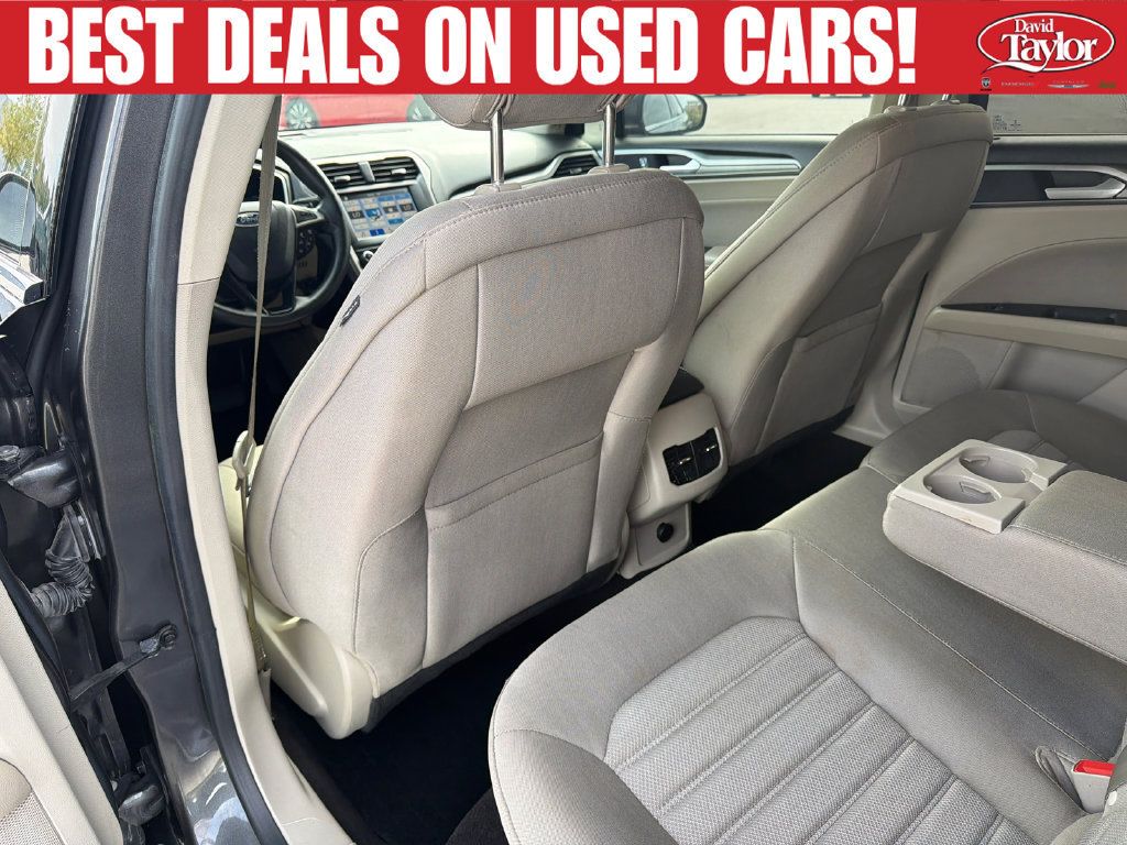 Used 2019 Ford Fusion SE FWD image 21