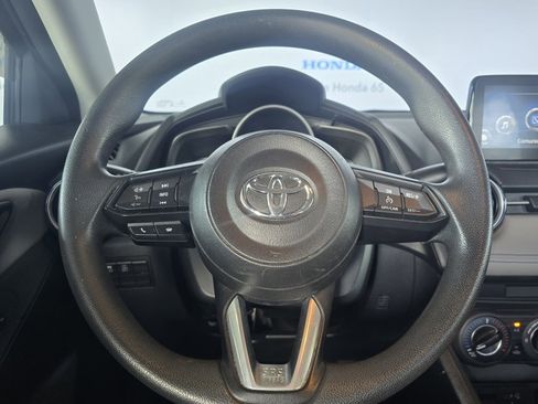 Used 2020 Toyota Yaris LE image 10
