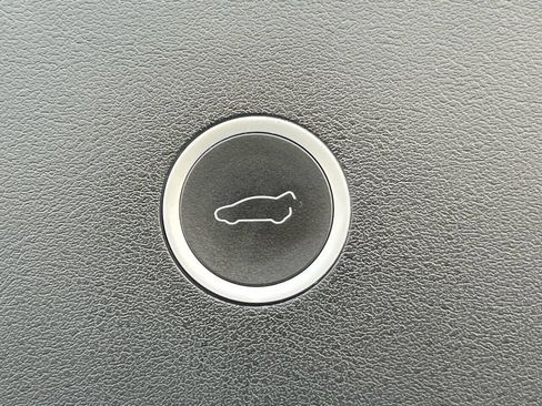 Used 2018 Tesla Model X 75D image 24