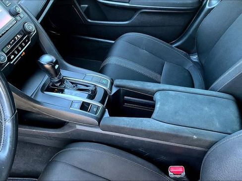 Used 2018 Honda Civic Sport image 15