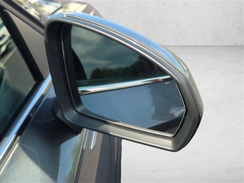Used 2023 Volkswagen Taos SE FWD image 5