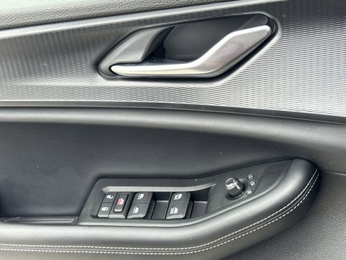 Used 2025 Jeep Grand Cherokee Altitude image 27