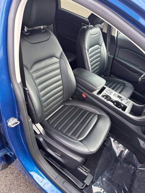 Used 2024 Ford Edge SEL w/ Convenience Package AWD/4WD image 3