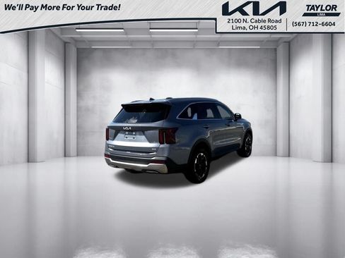 Used 2024 Kia Sorento S AWD/4WD image 2