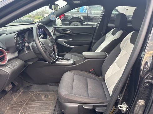 Used 2024 Chevrolet Trax RS w/ Driver Confidence Package image 11