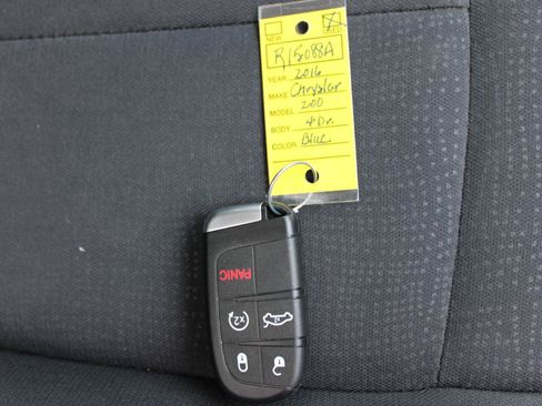 Used 2016 Chrysler 200 Limited FWD image 44