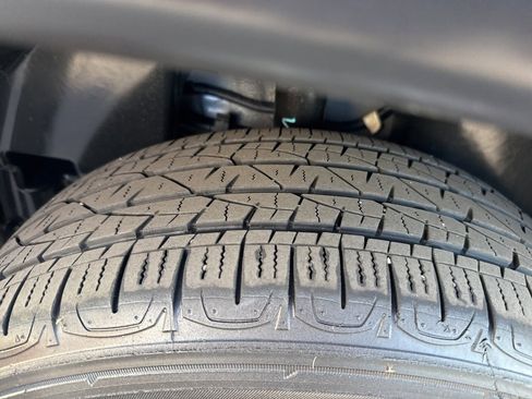 Certified 2025 Jeep Compass Latitude w/ Convenience Group image 11